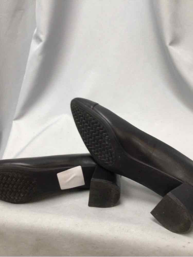 COLE HAAN SIZE 8 Ladies SHOES