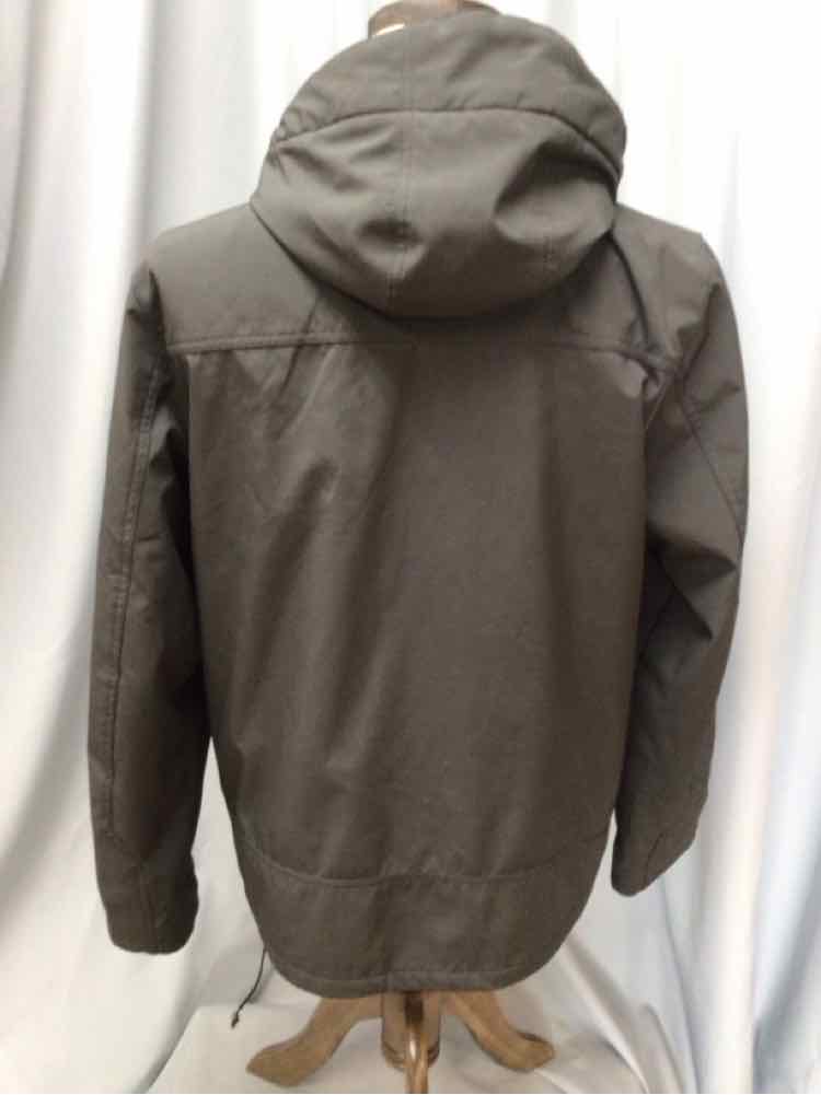 SIZE MEDIUM GERRY Men's COATS