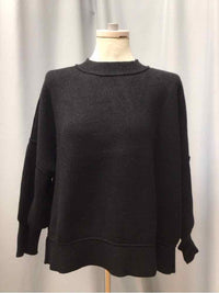 MOCO CLOTHING SIZE MEDIUM Ladies TOP