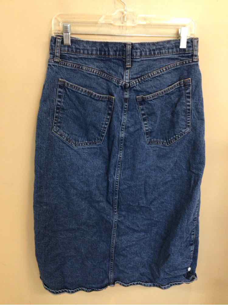 UNIVERSAL THREAD SIZE 4 Ladies SKIRT