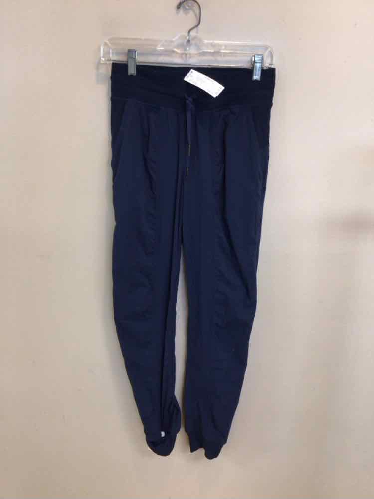 LULULEMON SIZE 4 Ladies EXERCISE