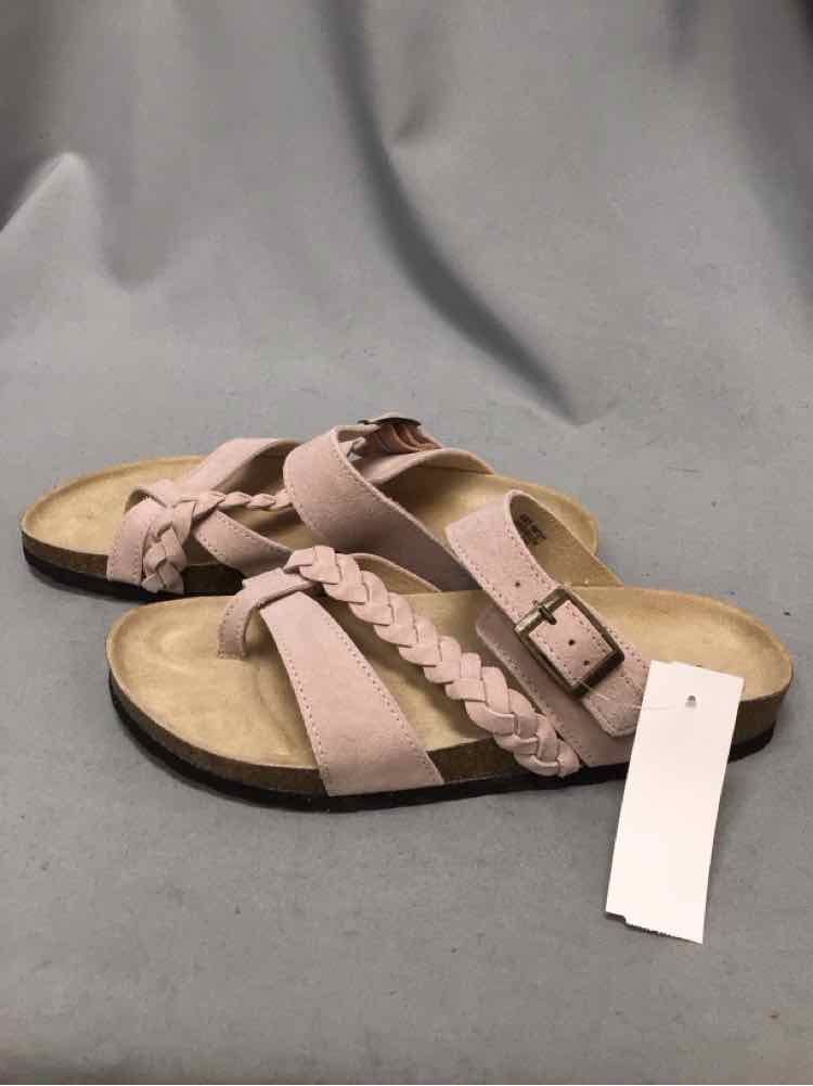 SONOMA SIZE 8 Ladies SHOES