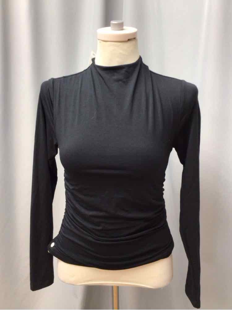 ABERCROMBIE & FITCH SIZE SMALL Ladies TOP