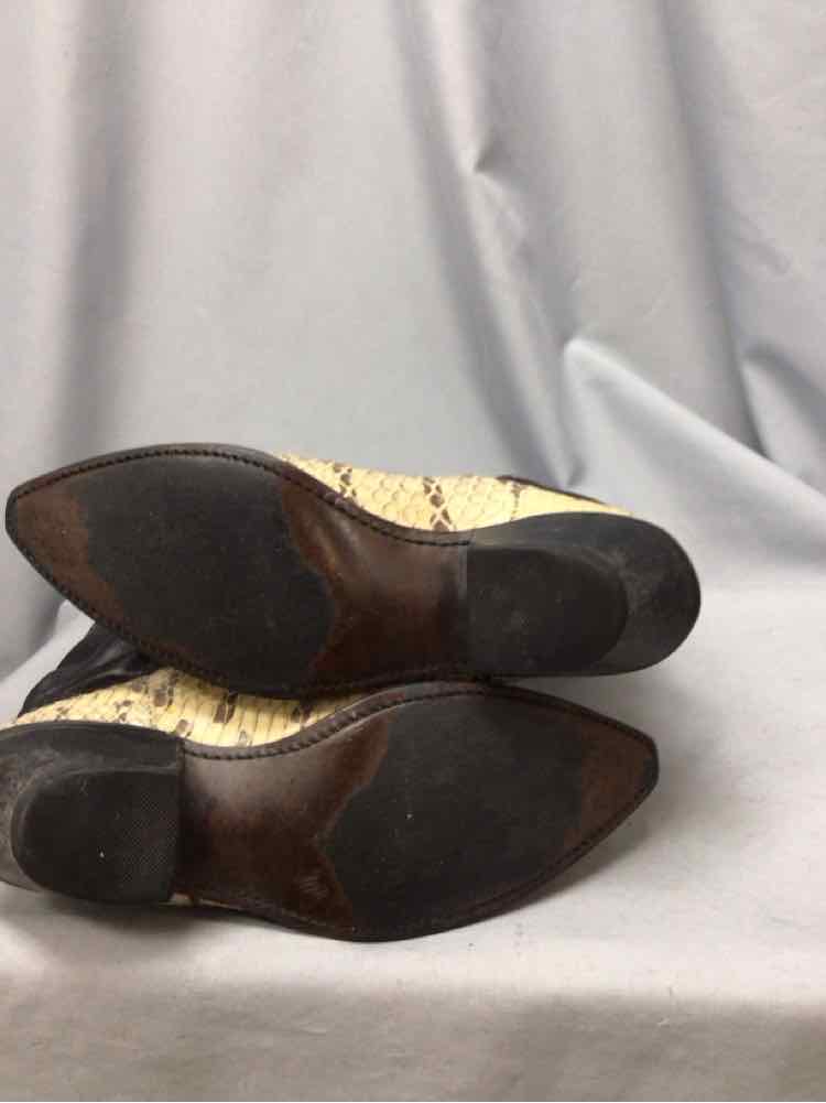SIZE 9 1/2 DINGO Men's SHOES