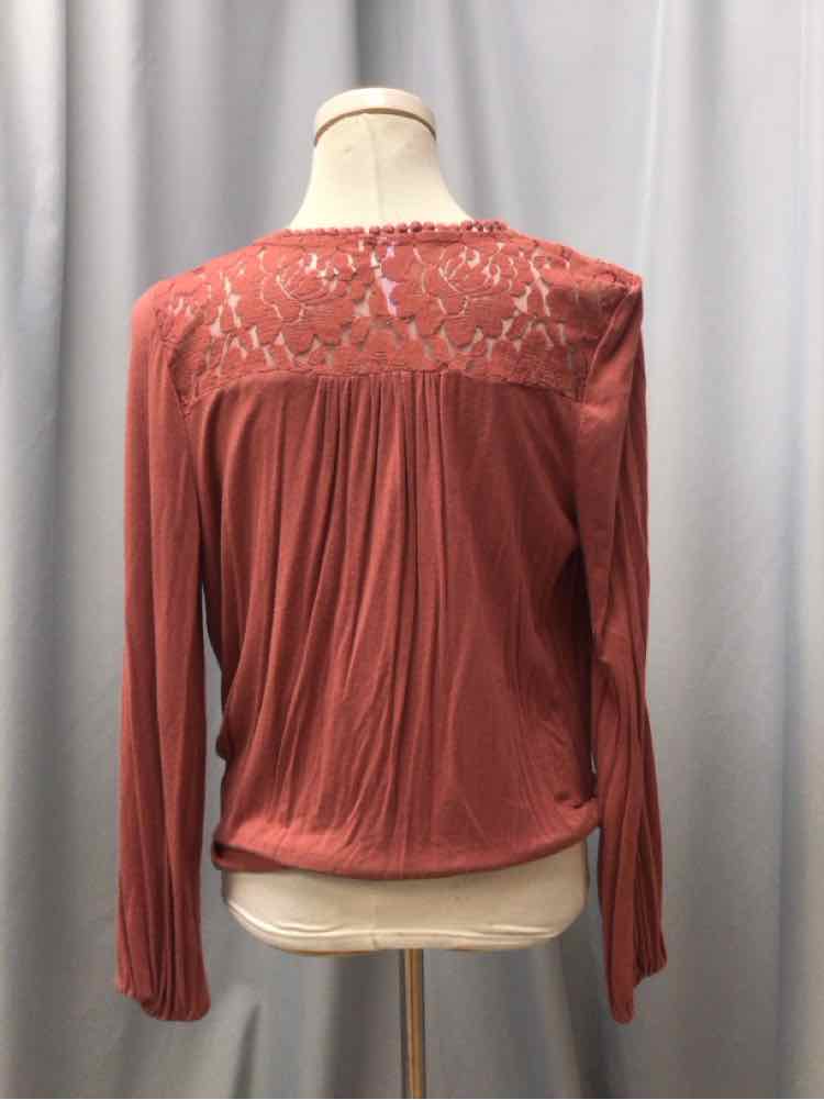 ALYA SIZE SMALL Ladies TOP