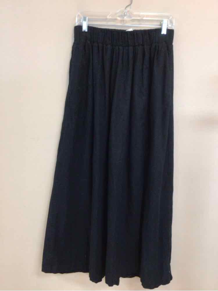 ABERCROMBIE & FITCH SIZE MEDIUM Ladies SKIRT