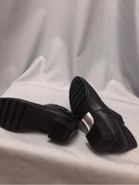 MUNRO SIZE 8 1/2 Ladies SHOES