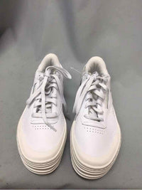 REEBOK SIZE 8 Ladies SHOES