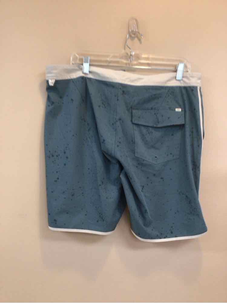 SIZE 34 VUORI Men's SHORTS
