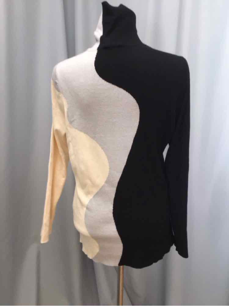 CHICOS SIZE LARGE Ladies TOP