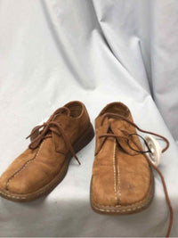 SIZE 9 BORN Men's SHOES