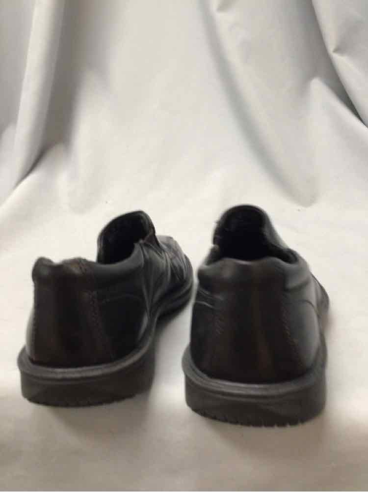 SIZE 9 1/2 CLARKS Men's SHOES