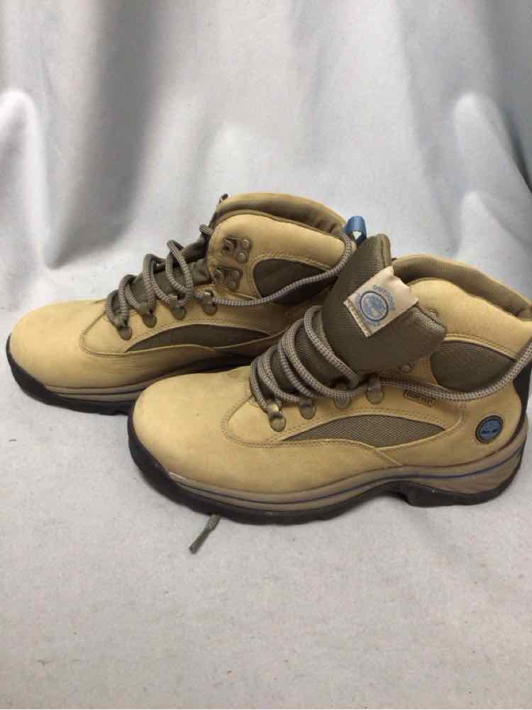 TIMBERLAND SIZE 7 1/2 Ladies SHOES