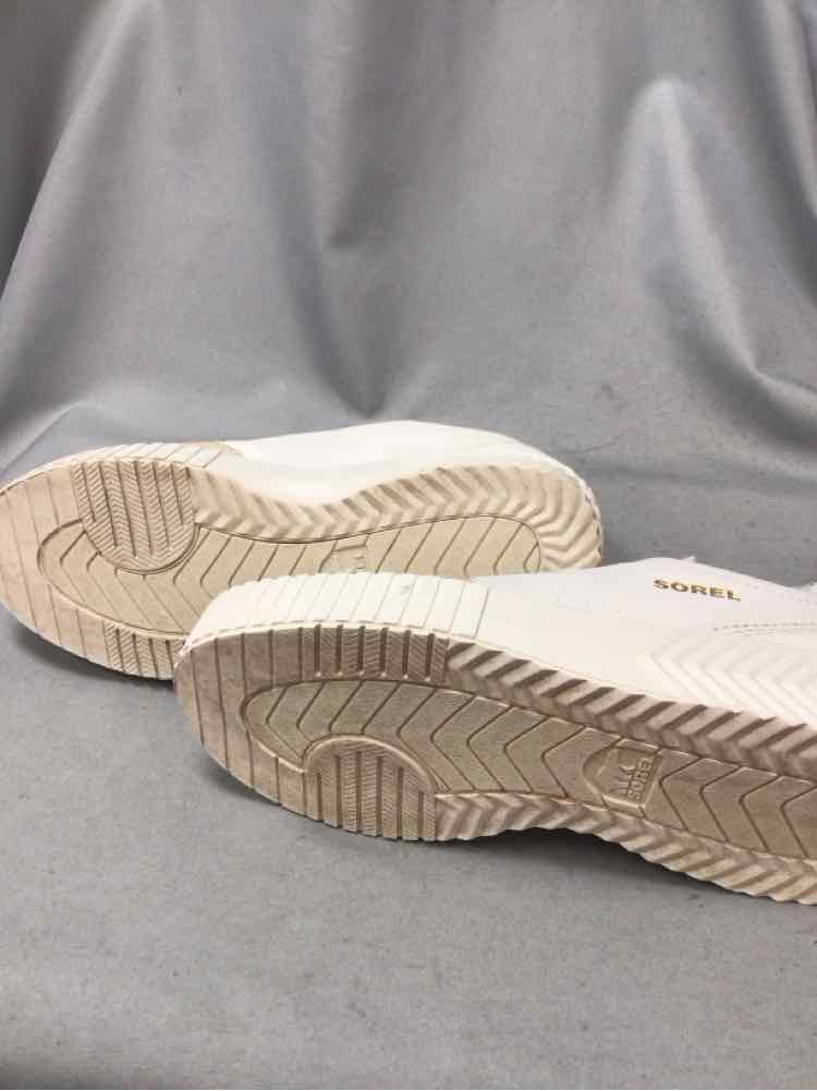 SOREL SIZE 9 1/2 Ladies SHOES