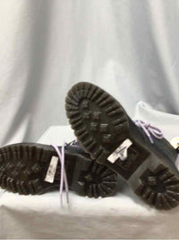 DOC MARTENS SIZE 9 Ladies SHOES