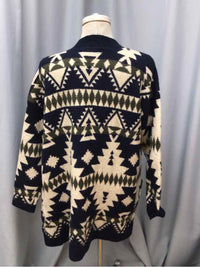 LUCKY SIZE LARGE Ladies TOP