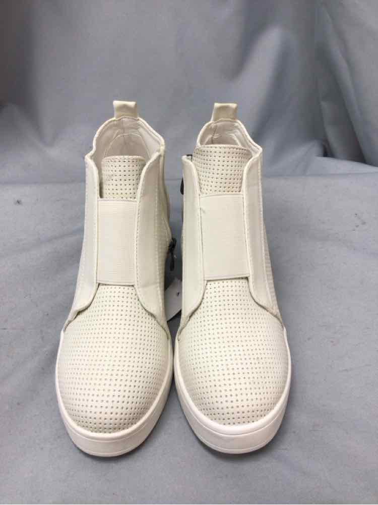 JOURNEE COLLECTION SIZE 8 Ladies SHOES