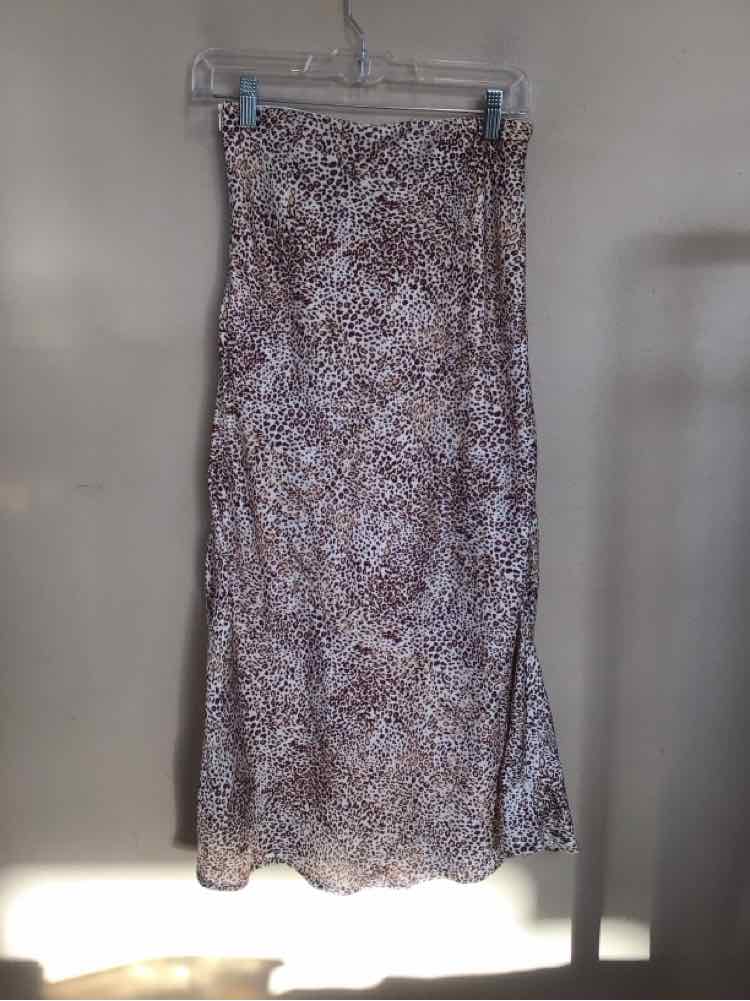 URBAN OUTFITTERS SIZE MEDIUM Ladies SKIRT