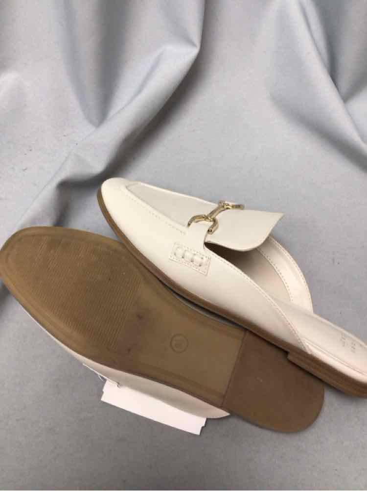 A NEW DAY SIZE 9 1/2 Ladies SHOES