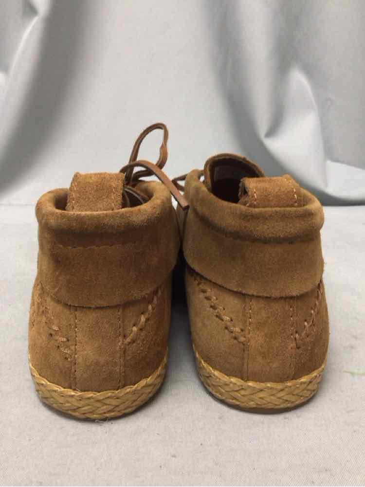 UGG SIZE 7 Ladies SHOES