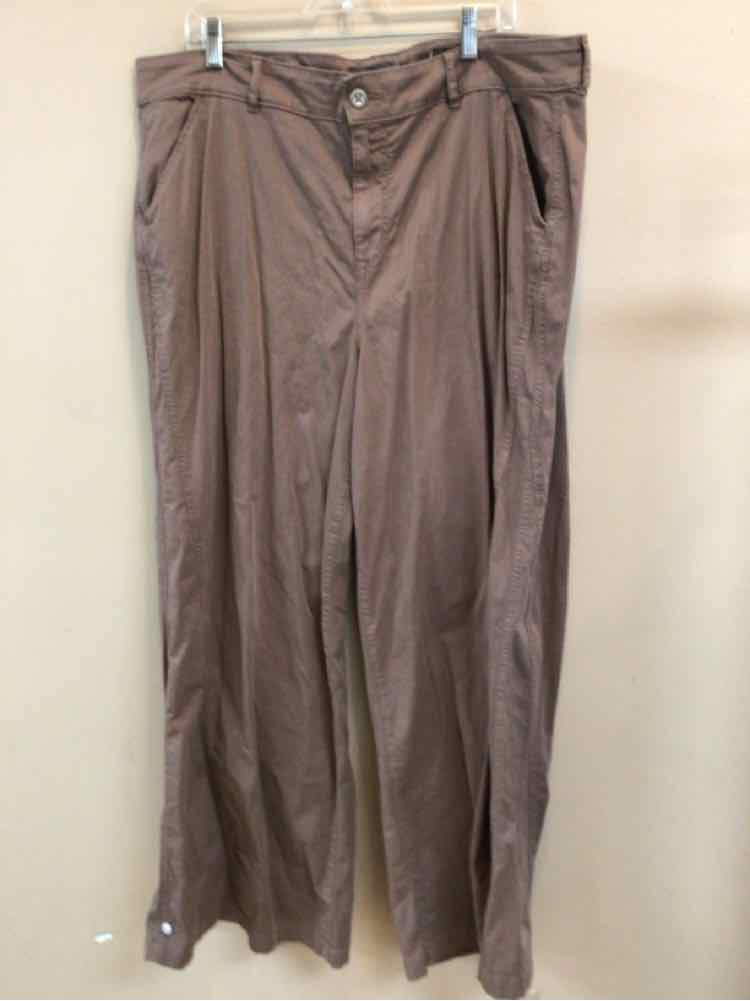 TORRID SIZE 18 Ladies PANTS