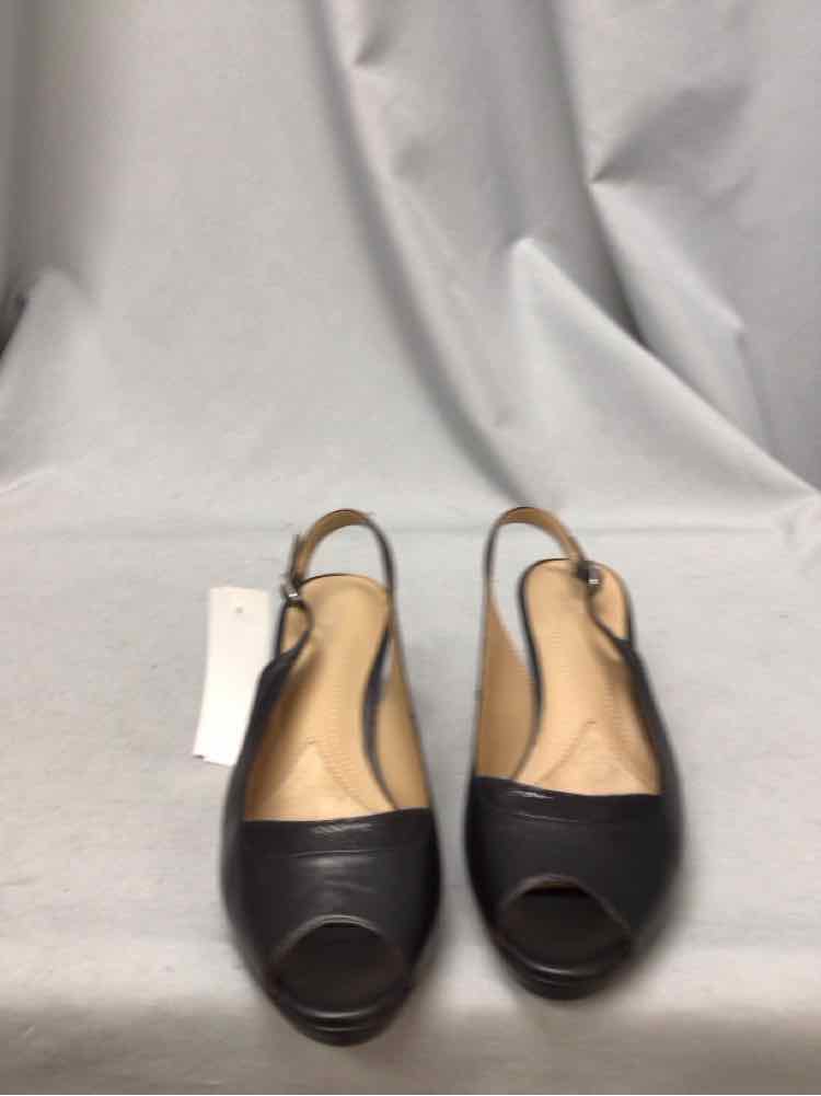NATURALIZER SIZE 7 1/2 Ladies SHOES