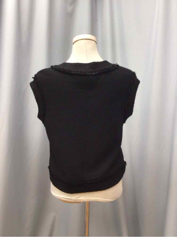 ST. JOHN SIZE 10 Ladies TOP