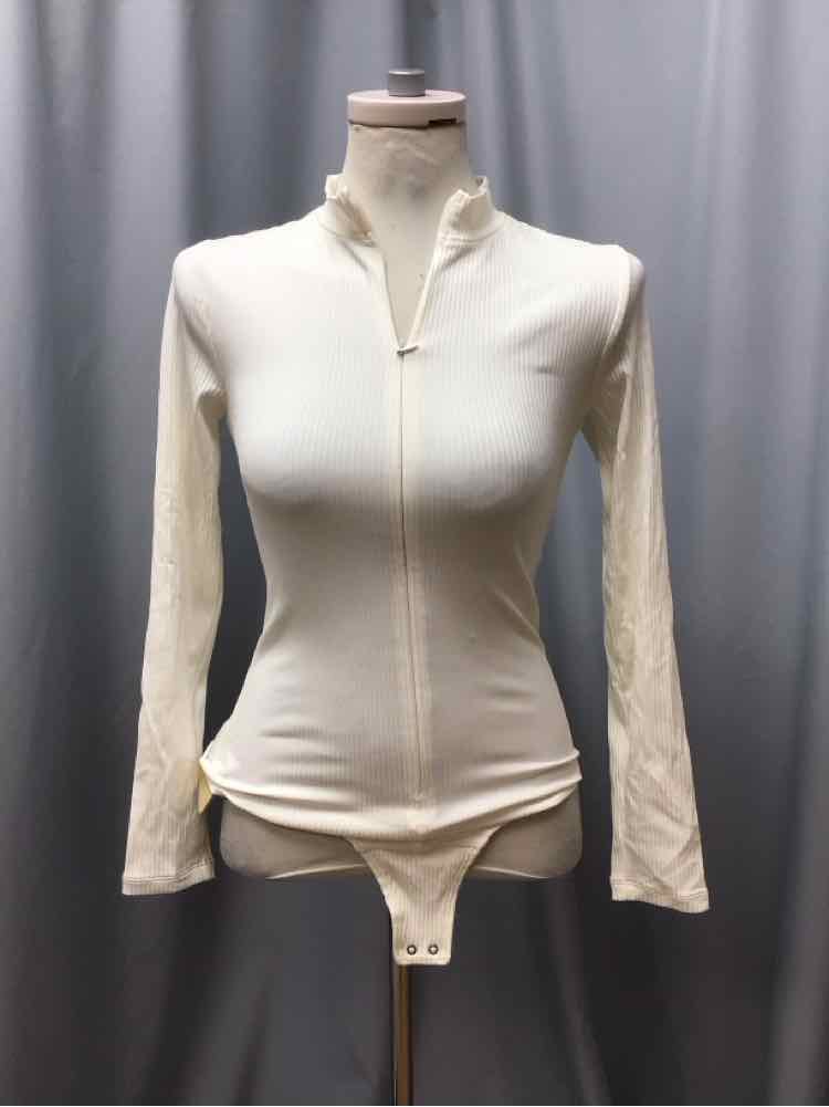 ABERCROMBIE & FITCH SIZE MEDIUM Ladies TOP
