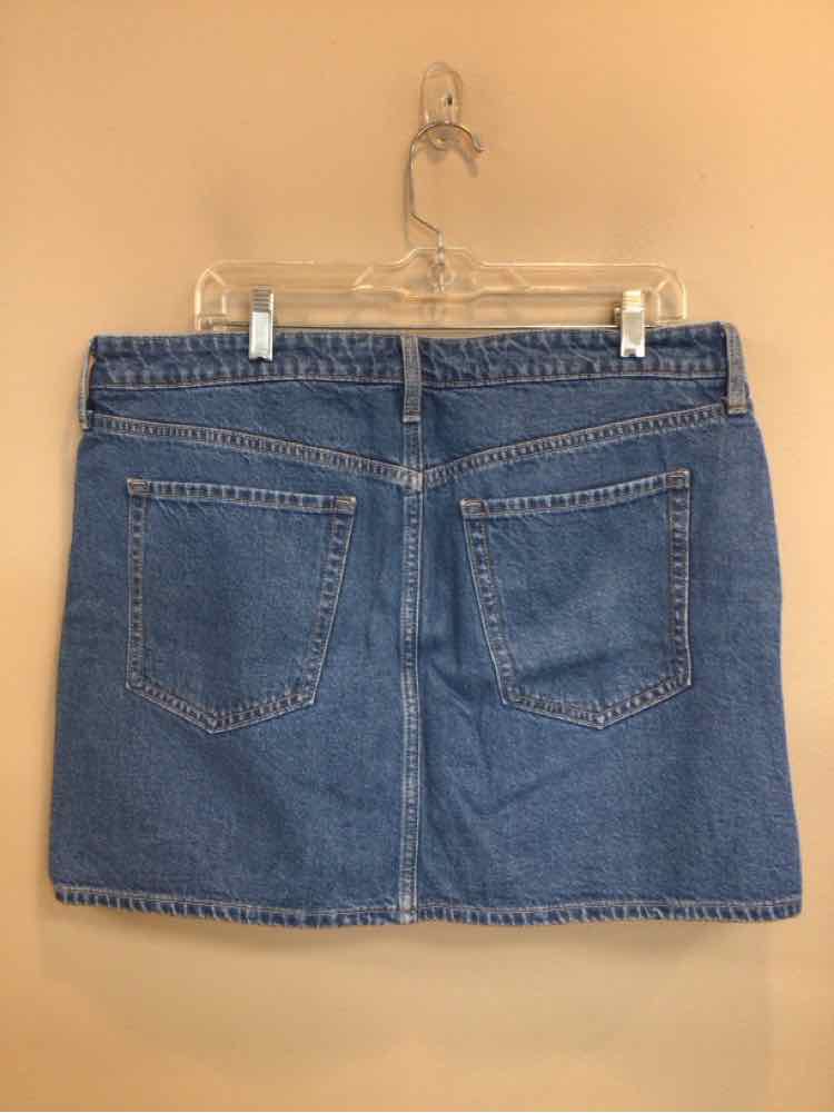 OLD NAVY SIZE 14 Ladies SKIRT