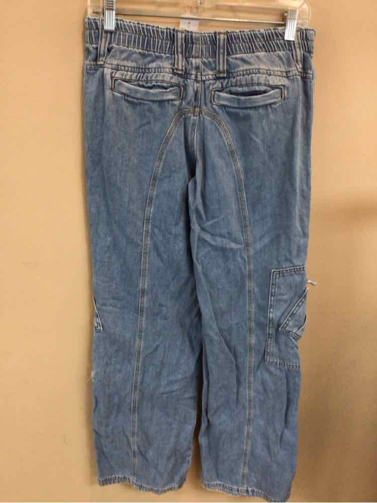 BDG SIZE SMALL Ladies JEANS