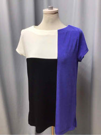 CHICOS SIZE MEDIUM Ladies TOP