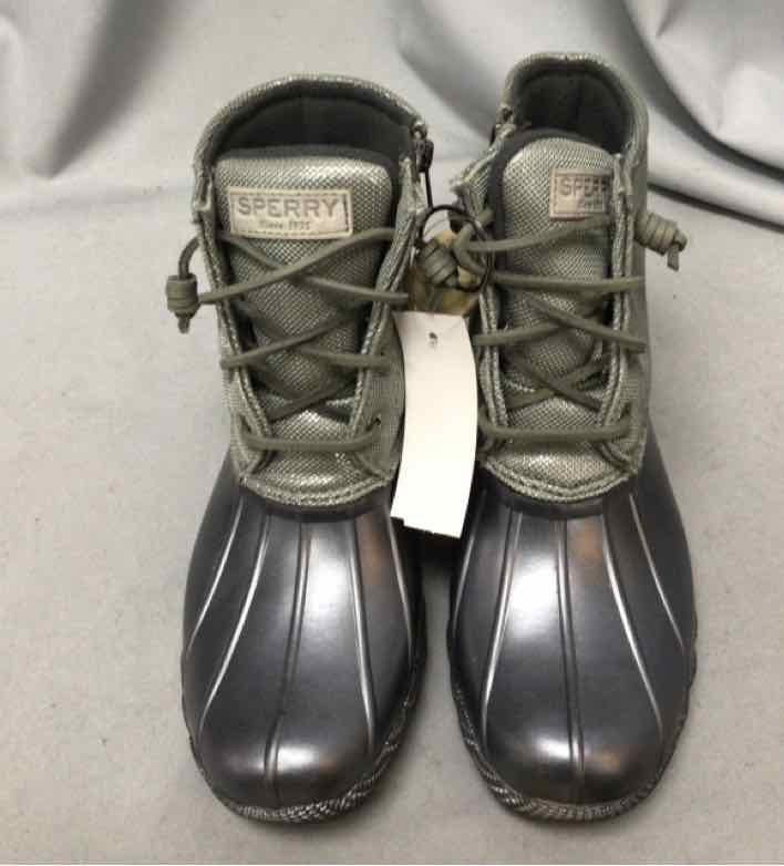 SPERRY SIZE 6 Ladies SHOES