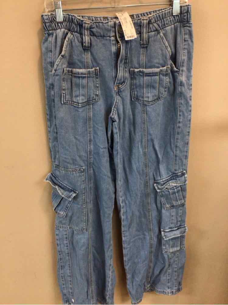 BDG SIZE SMALL Ladies JEANS