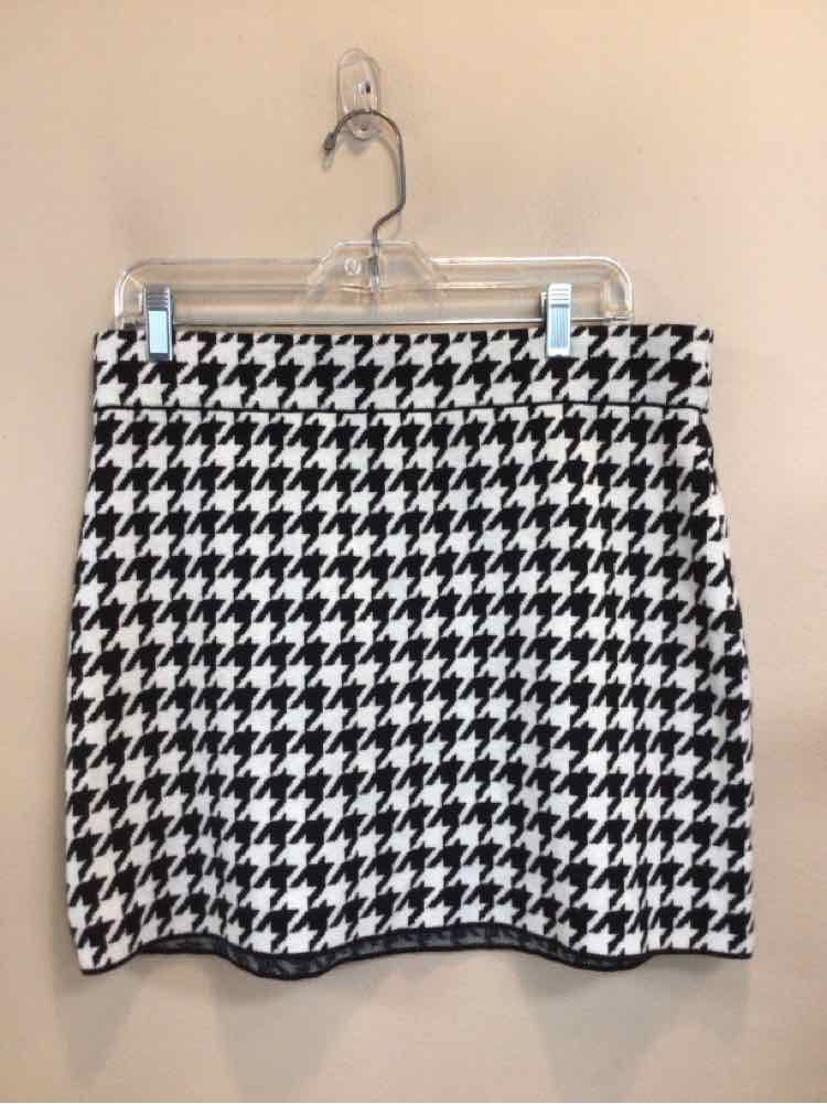 MUMU SIZE LARGE Ladies SKIRT