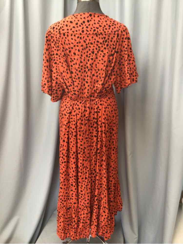 AVENUE SIZE 30/32 Ladies DRESS