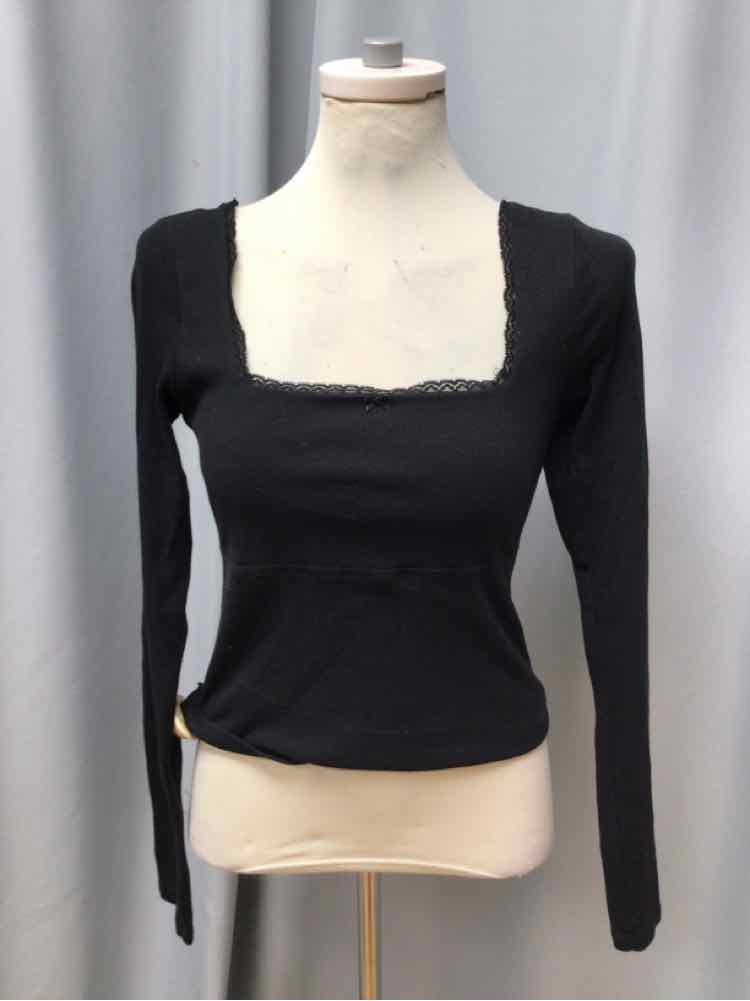 AMERICAN EAGLE SIZE MEDIUM Ladies TOP