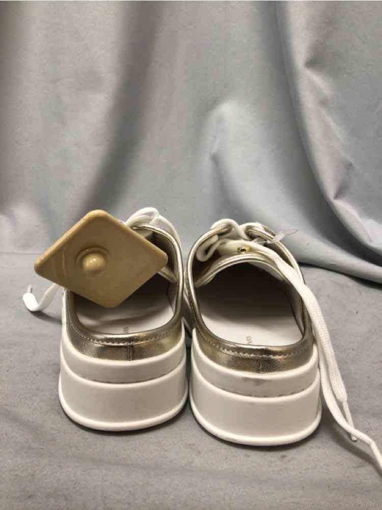 STUART WEITZMAN SIZE 8 Ladies SHOES
