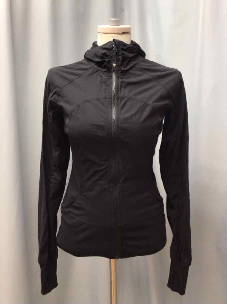 LULULEMON SIZE 8 Ladies EXERCISE