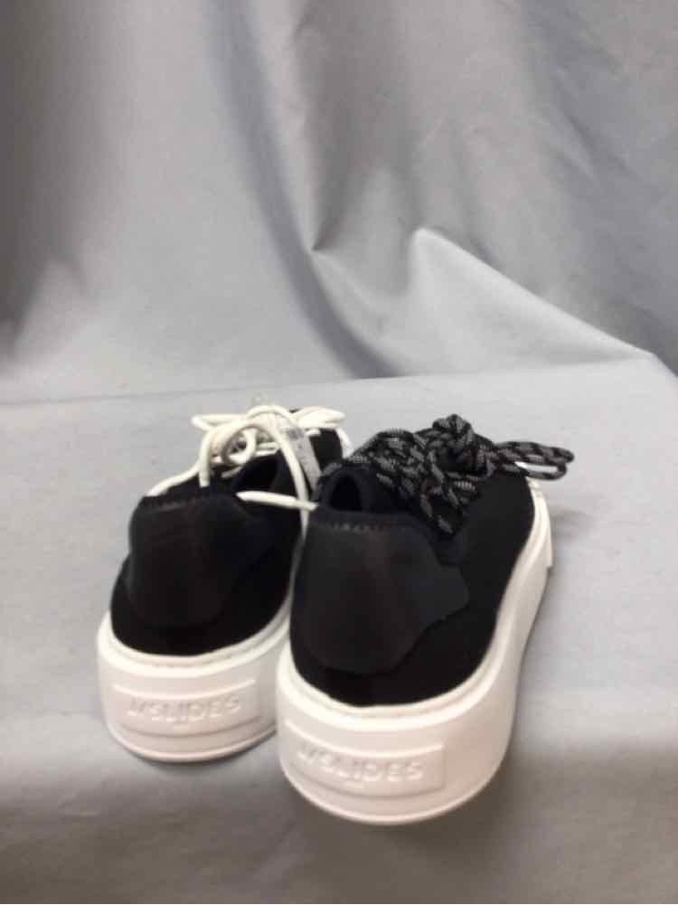 J SLIDES SIZE 6 1/2 Ladies SHOES
