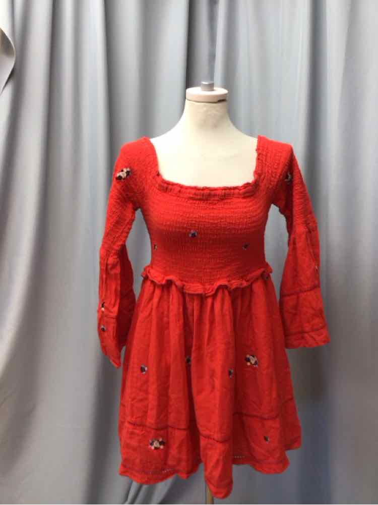 FREE PEOPLE SIZE MEDIUM Ladies DRESS