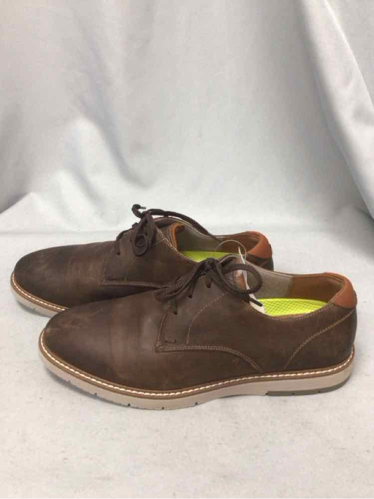 SIZE 9 1/2 FLORSHEIM Men's SHOES