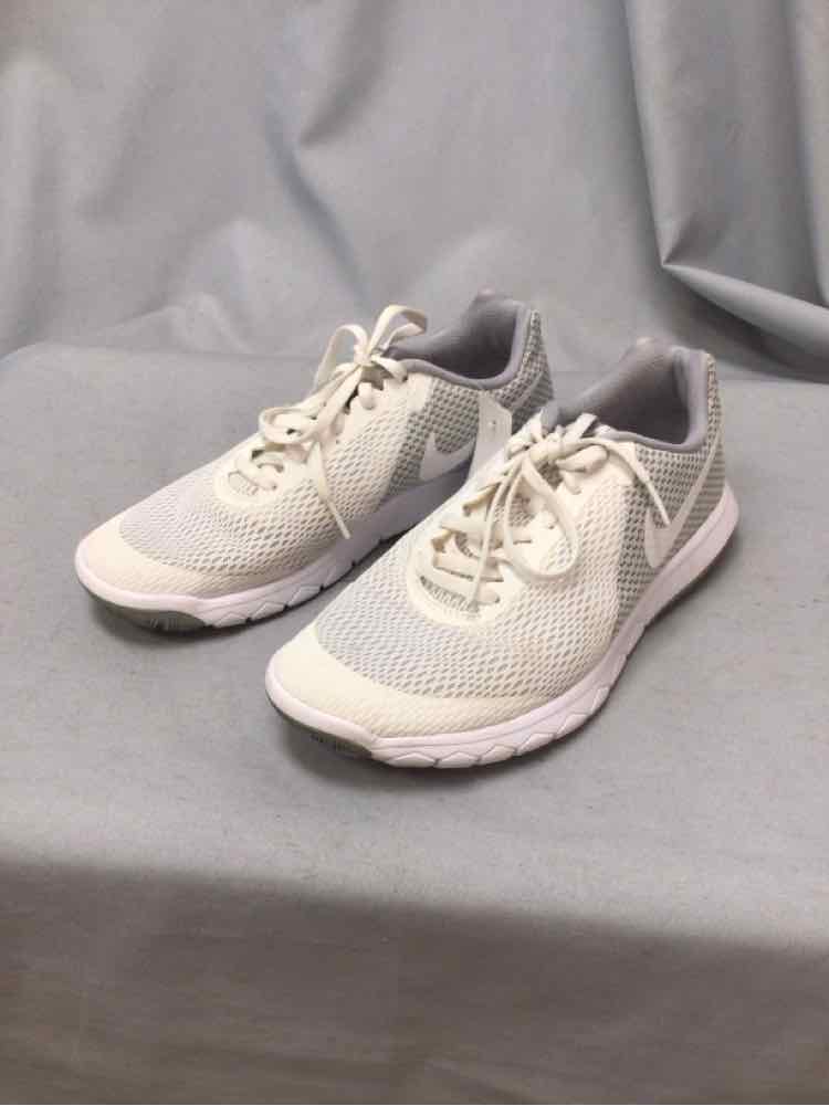 NIKE SIZE 8 1/2 Ladies SHOES