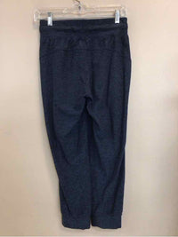 LULULEMON SIZE 4 Ladies EXERCISE