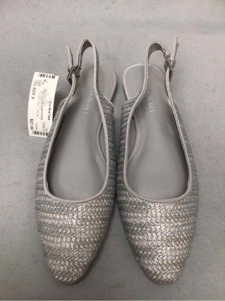 TAHARI SIZE 9 Ladies SHOES