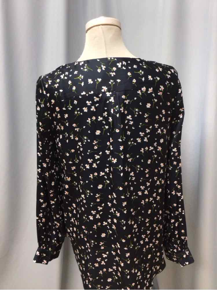 BANANA REPUBLIC SIZE MEDIUM Ladies BLOUSE