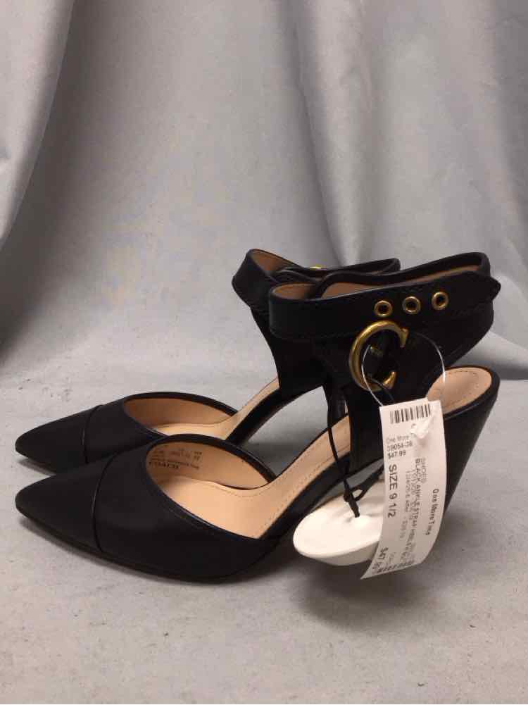 COACH SIZE 9 1/2 Ladies SHOES