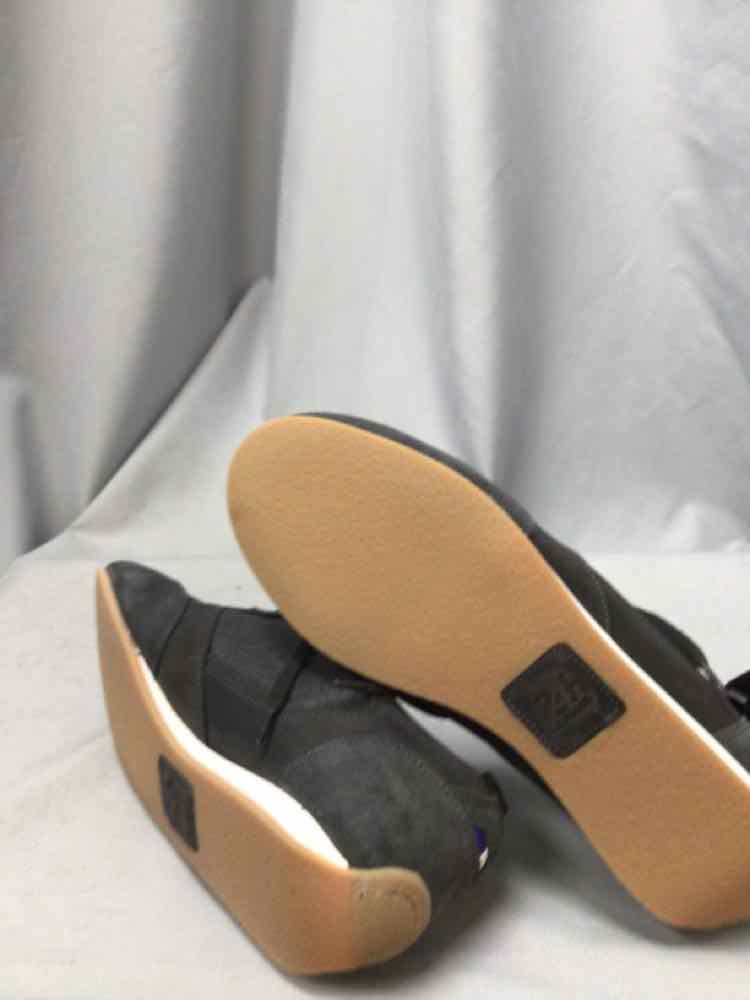 SIZE 8 1/2 PILOTI Men's SHOES