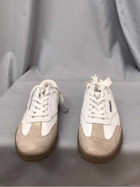 REEBOK SIZE 9 Ladies SHOES