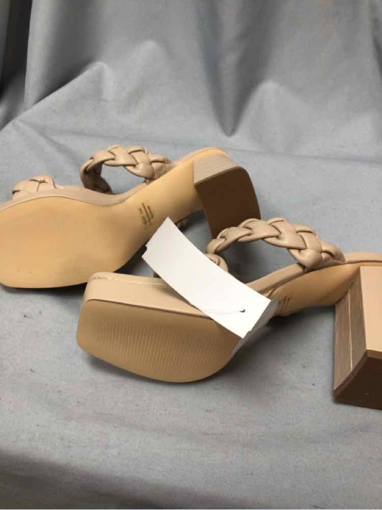 CUSHIONAIRE SIZE 8 1/2 Ladies SHOES
