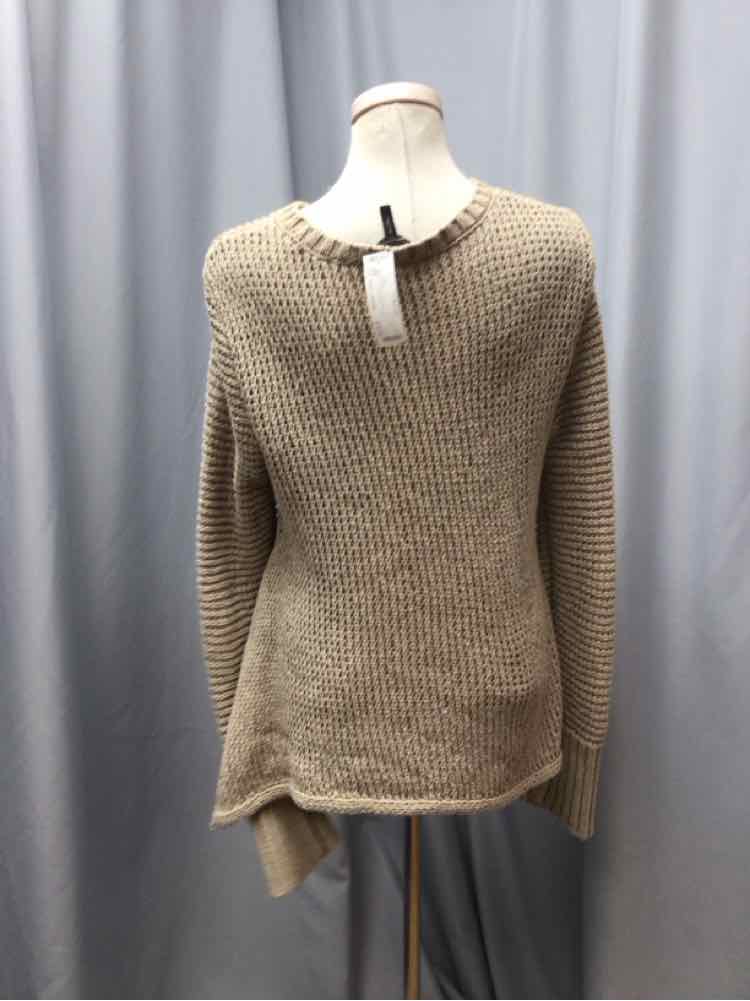 BCBG SIZE LARGE Ladies TOP